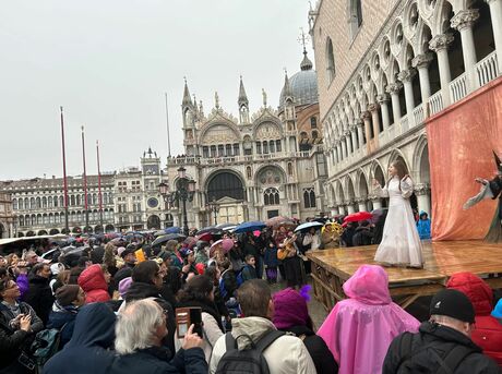 Ropote de aplauze pentru actorii turdeni, la Veneția!